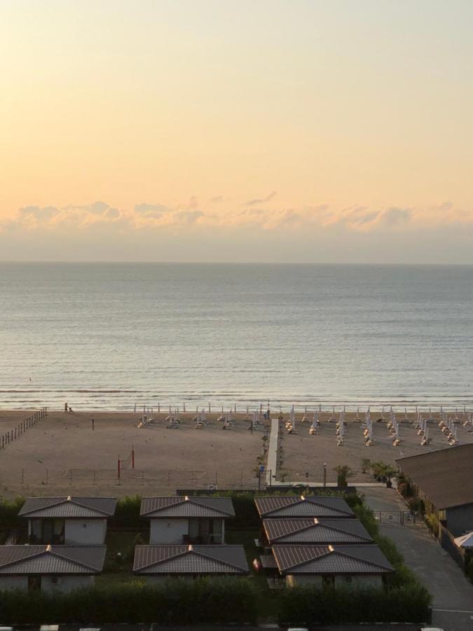 Marina Surf Hotel Năvodari Екстериор снимка